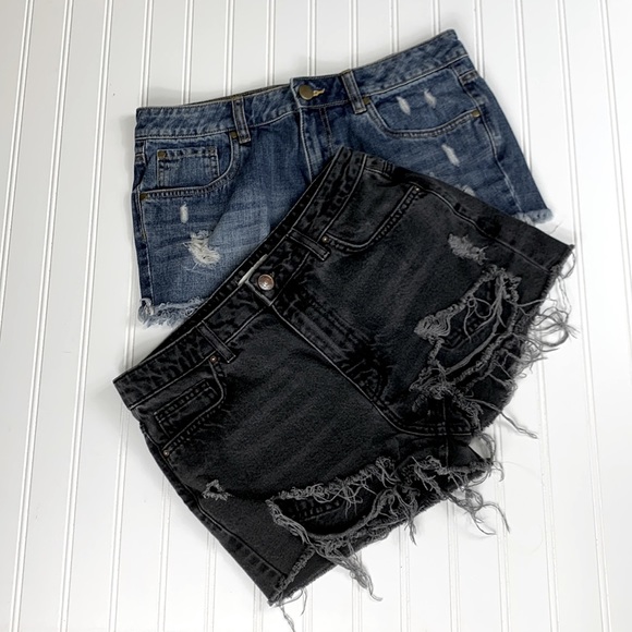 Forever 21 Denim - Forever 21 Vintage Style 100% Cotton.       US 28.